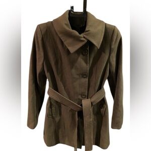 Nine West Woman’s Coat Size 12 Green